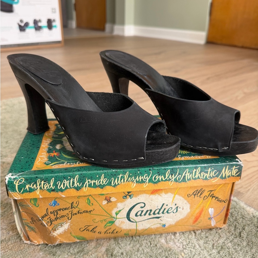 Candie's Black Open-Toe Heeled Mules